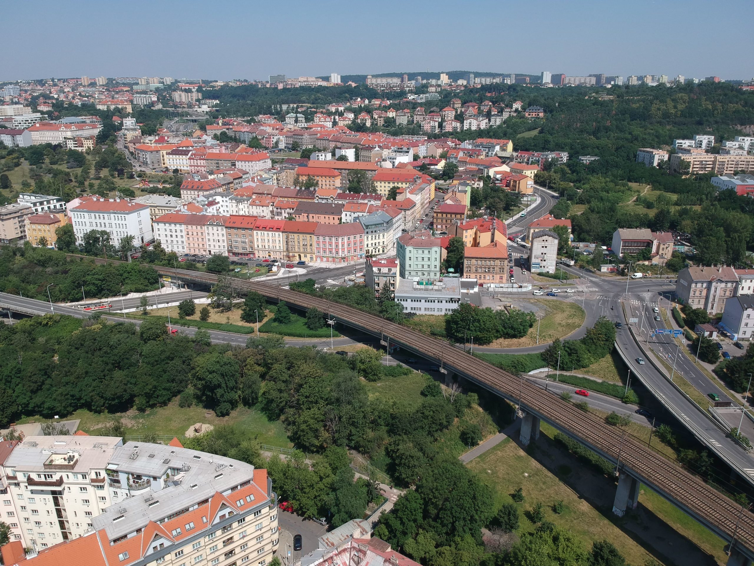 Oblast U Kříže, Horní Libeň – vizualizace řešení městského parteru, ulic Zenklova a Vosmíkových. Libeňská spojka je v této oblasti vedena v podzemních hloubených tunelech