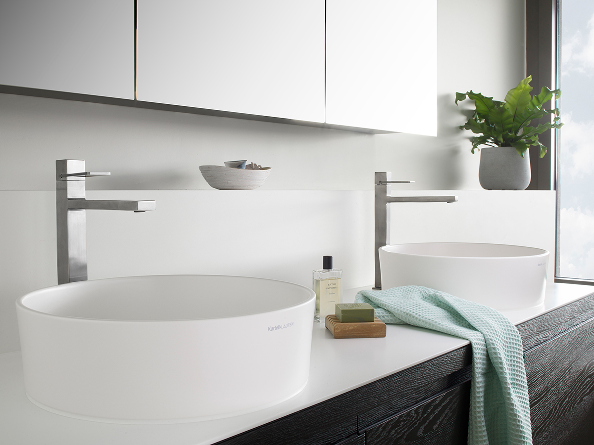 Minimalistické linie, přímočará geometrie a hladké plochy činí z umyvadlových, sprchových a vanových baterií Quadriga elegantní doplněk každé koupelny. Nově jsou k dostání i v ocelovém provedení.