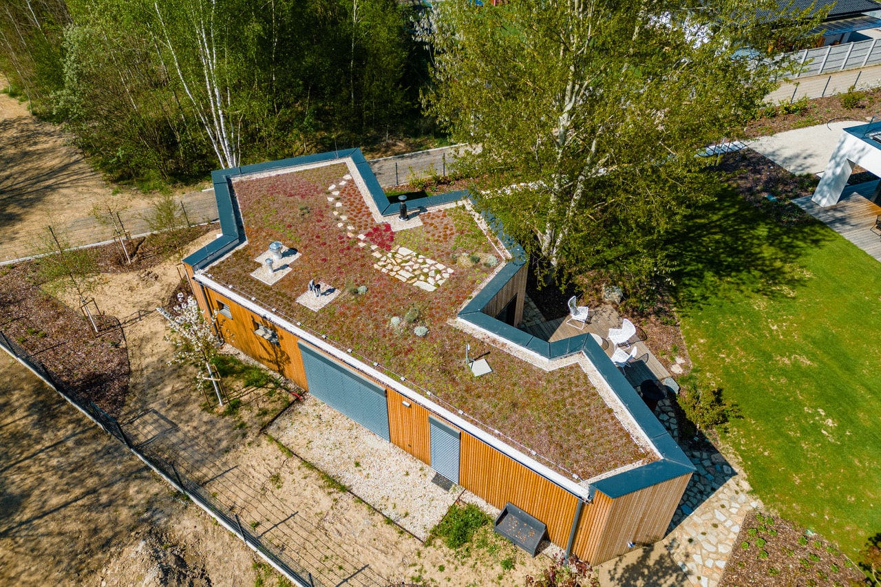 Zelená střecha na obytném altánu