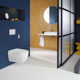 Nová Geberit AquaClean Alba představuje cenově příjemné uvedení do světa sprchovacích toalet.