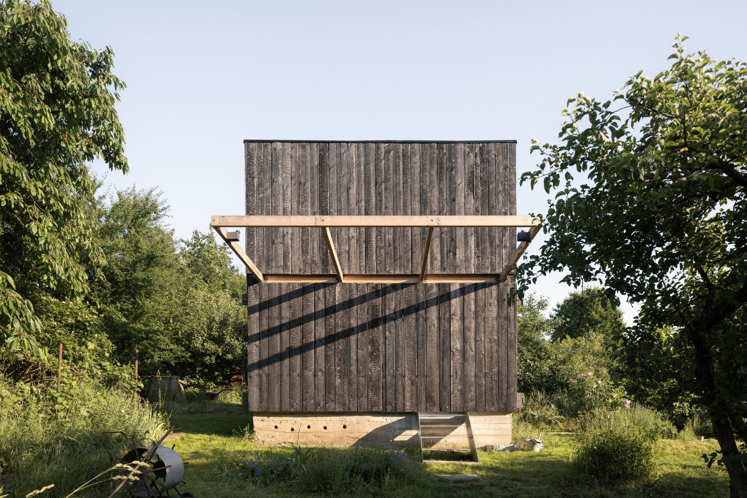 byro architekti garden pavilion alex shoots buildings 01 min