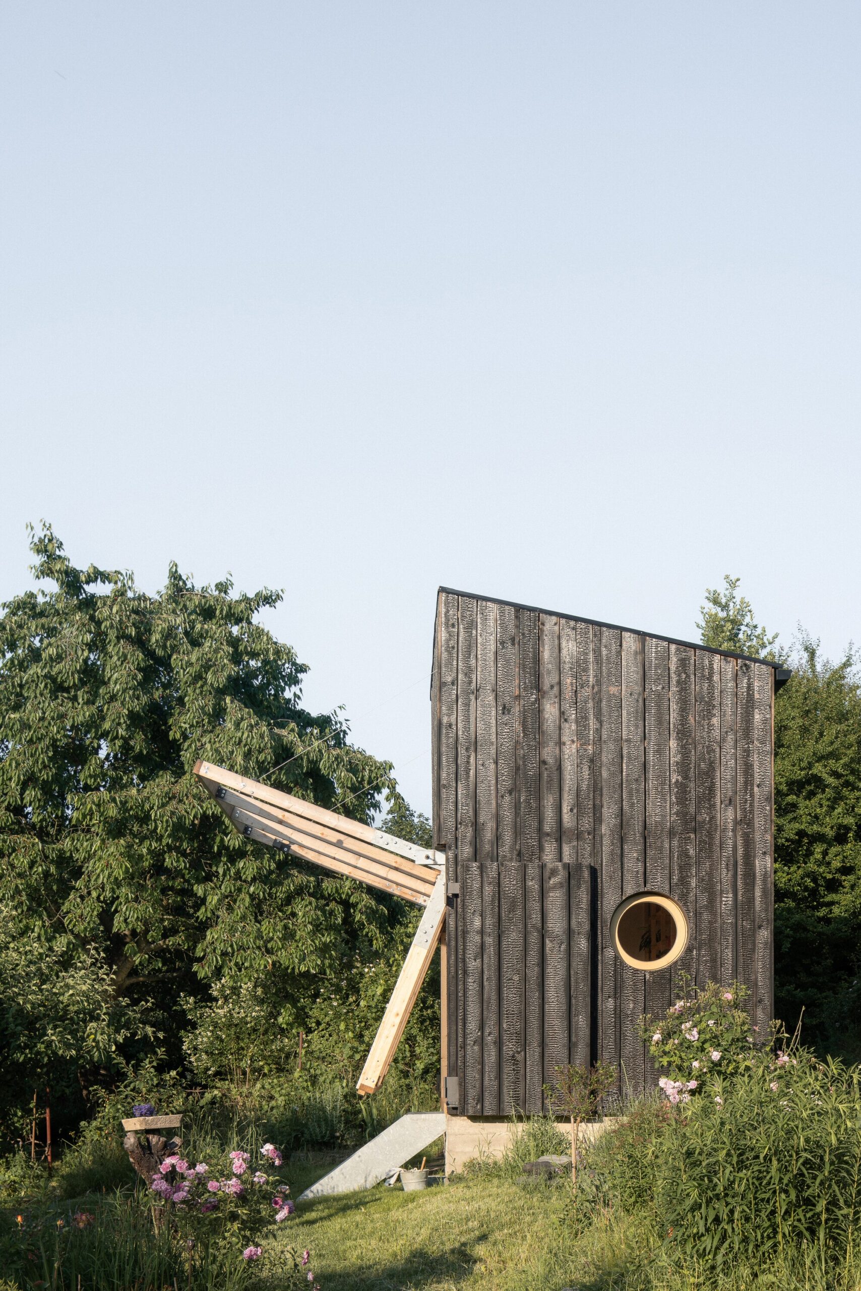 byro architekti garden pavilion alex shoots buildings 05 min