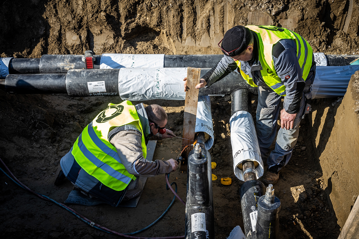 Pro napojení bratislavského projektu Nový Ružinov na centrální zásobování tepla použila společnost NRG flex potrubí NRG RADPOL s technologií difuzní bariéry. Díky tomu se výrazně sníží provozní ztráty v potrubí