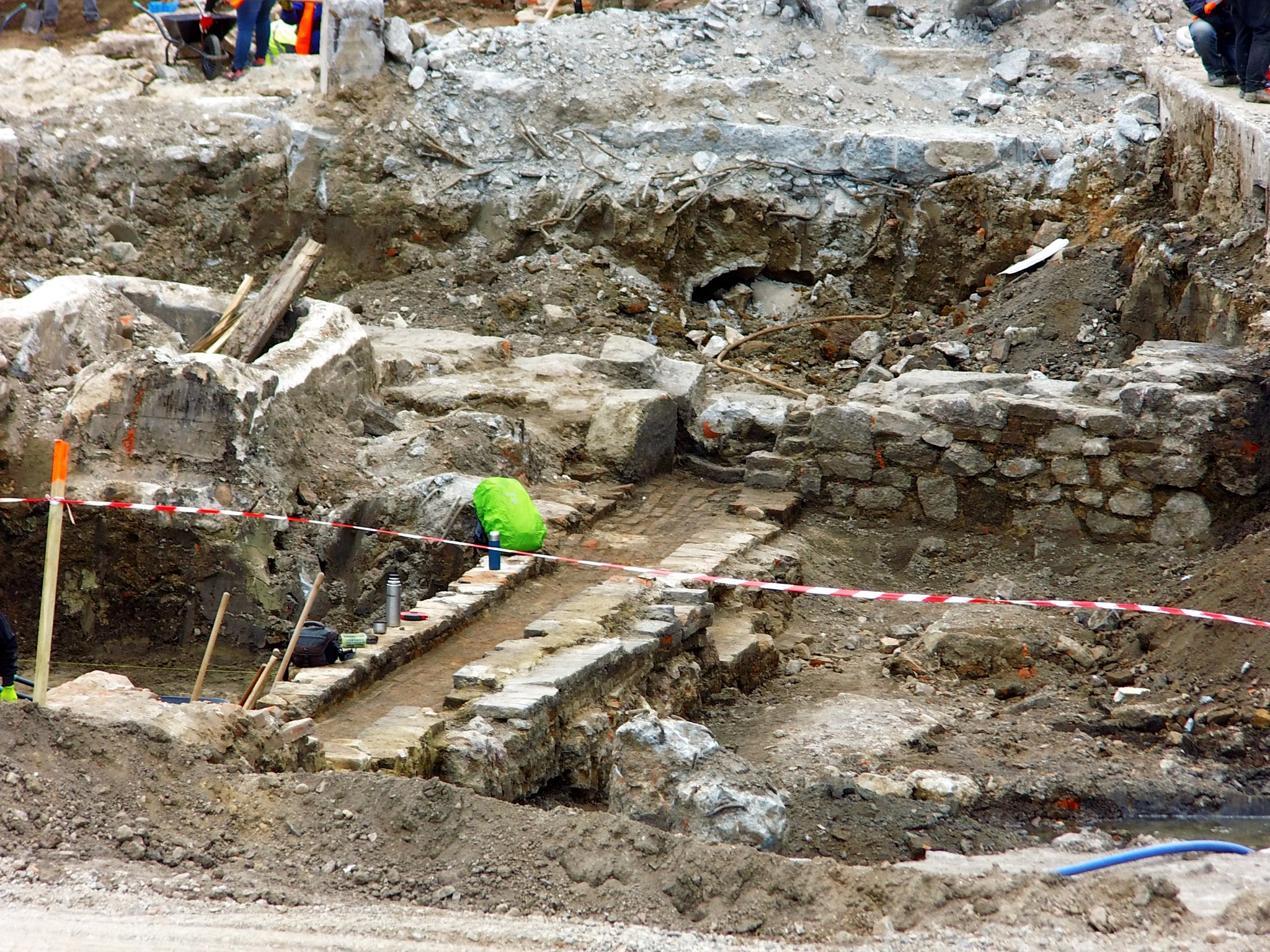 Archeologický průzkum v prostoru bývalého obchodního domu Prior