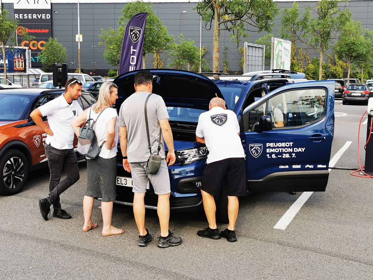 Testovací akce Peugeot Emotion Days s odborným výkladem k vozům