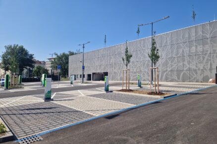 Nový parkovací dům Academy Park na rohu Veveří a Šumavské