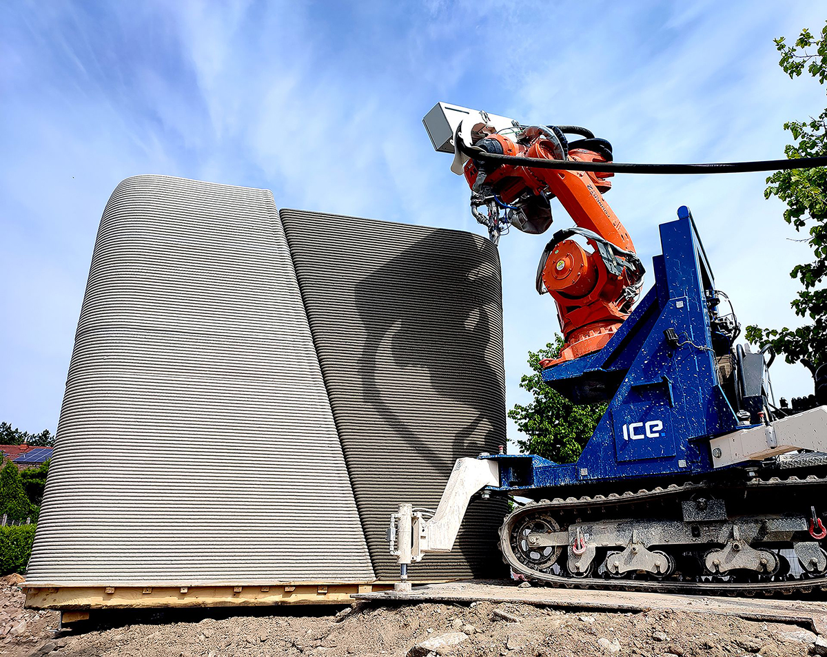 Detailní 3D tisk zakřivené betonové stěny robotickou tiskárnou ICE