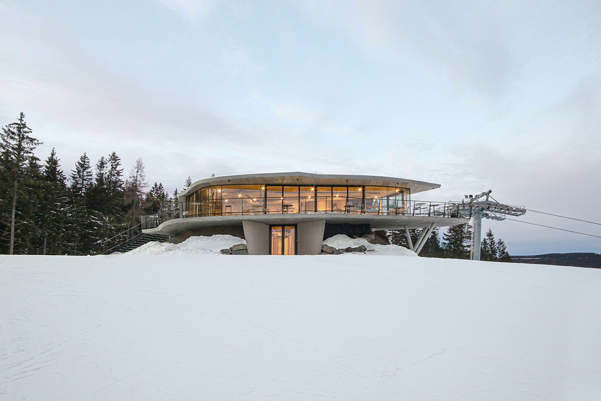 3D tištěná restaurace ve skiareálu Kopřivná s moderní architekturou