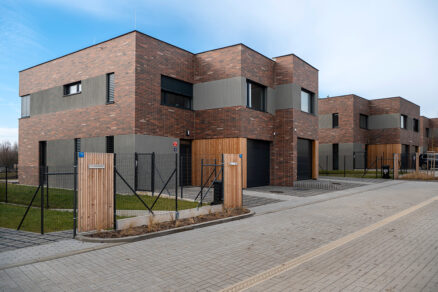 Novostavby rodinných domů s instalovaným podlahovým vytápěním REHAU v projektu Vila Park Stodůlky