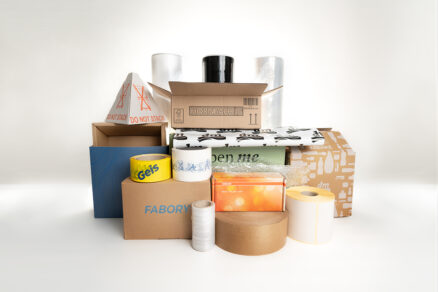 Široká nabídka obalových materiálů a kartonových krabic pro logistiku