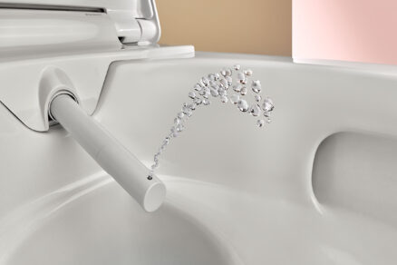 Detail sprchovací trysky s technologií WhirlSpray pro jemné a hygienické očištění