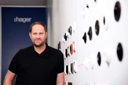 Thomas Grund, ředitel Hager Czech, v produktové galerii vypínačů5. Thomas Grund
