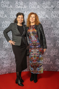 Anna Šlapetová a její sestra