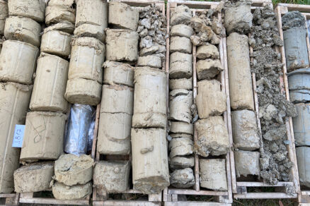 Obr. 5 Detail vytěženého vrtného jádra obsahující jíly a štěrky fluviálního vývoje