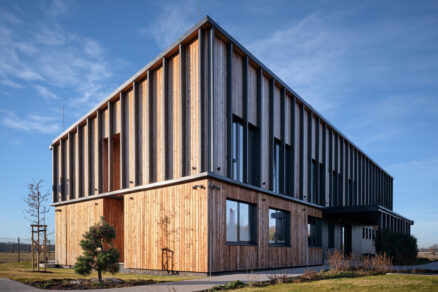 Administratívna budova VKM SK v Malackách foto1