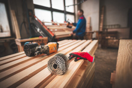 Dřevovýroba a příprava exportních obalů v logistickém centru