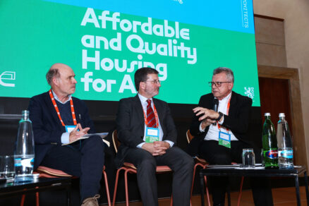 Pražskou deklaraci představili předseda ČKA Jan Kasl, předseda ACE Carl ...