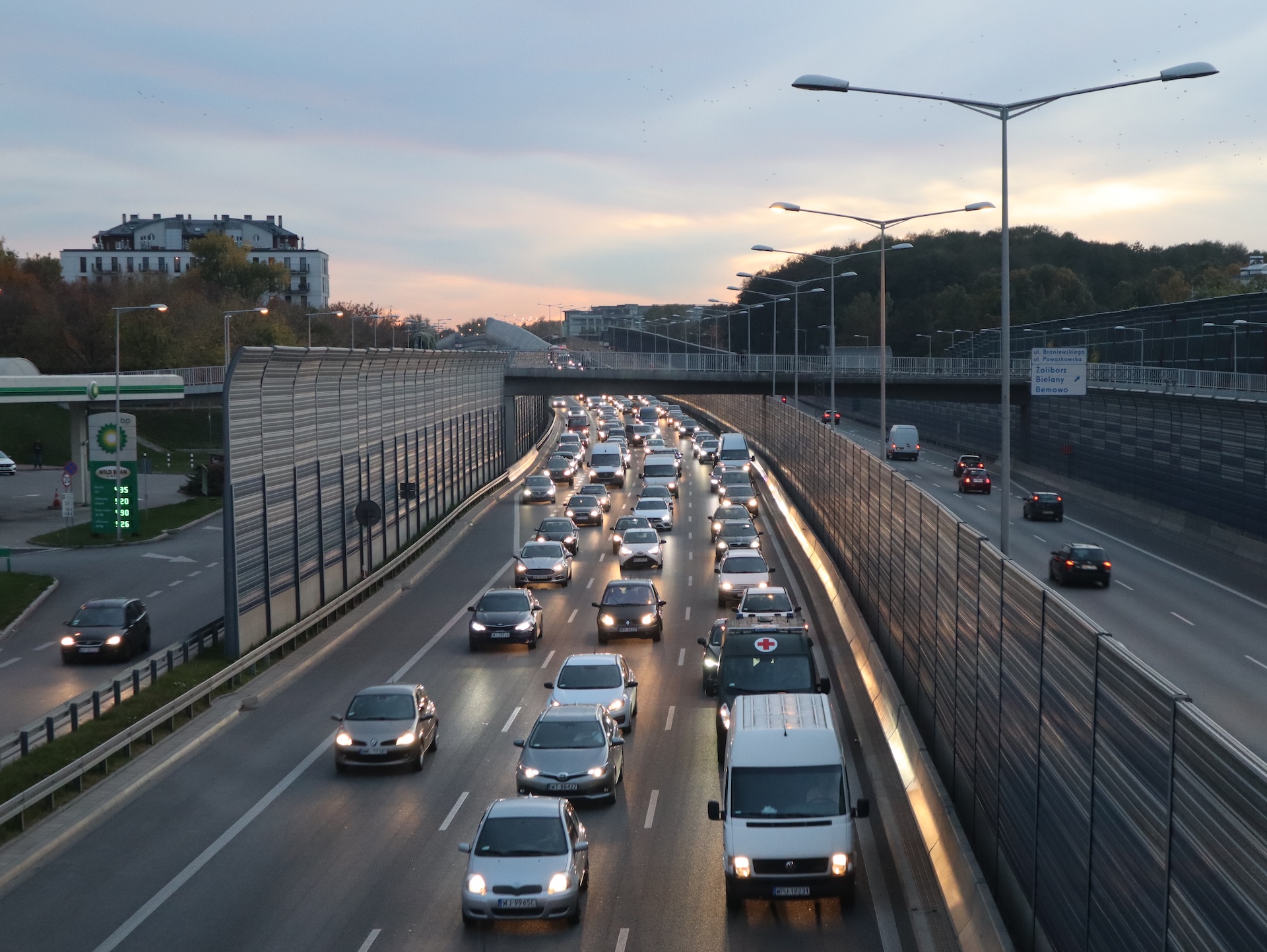 Případ Varšavy ukazuje, ze pouhé přijetí vzoru odjinud nemusí být dostačujícím řešením