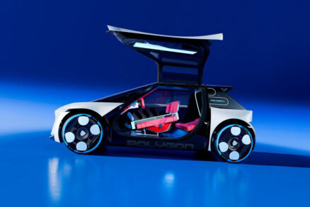 Futuristický koncept Peugeot Polygon s motýlkovými dveřmi a minimalistickým interiérem