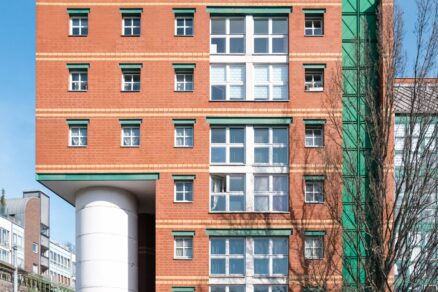 Aldo Rossi – rezidenční blok, Wilhelmstraße (1986–1987, projekt 1980–1981)