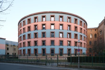 James Stirling – Wissenschaftszentrum Berlin, Reichpietschufer (1979–1980, projekt 1984–1988)