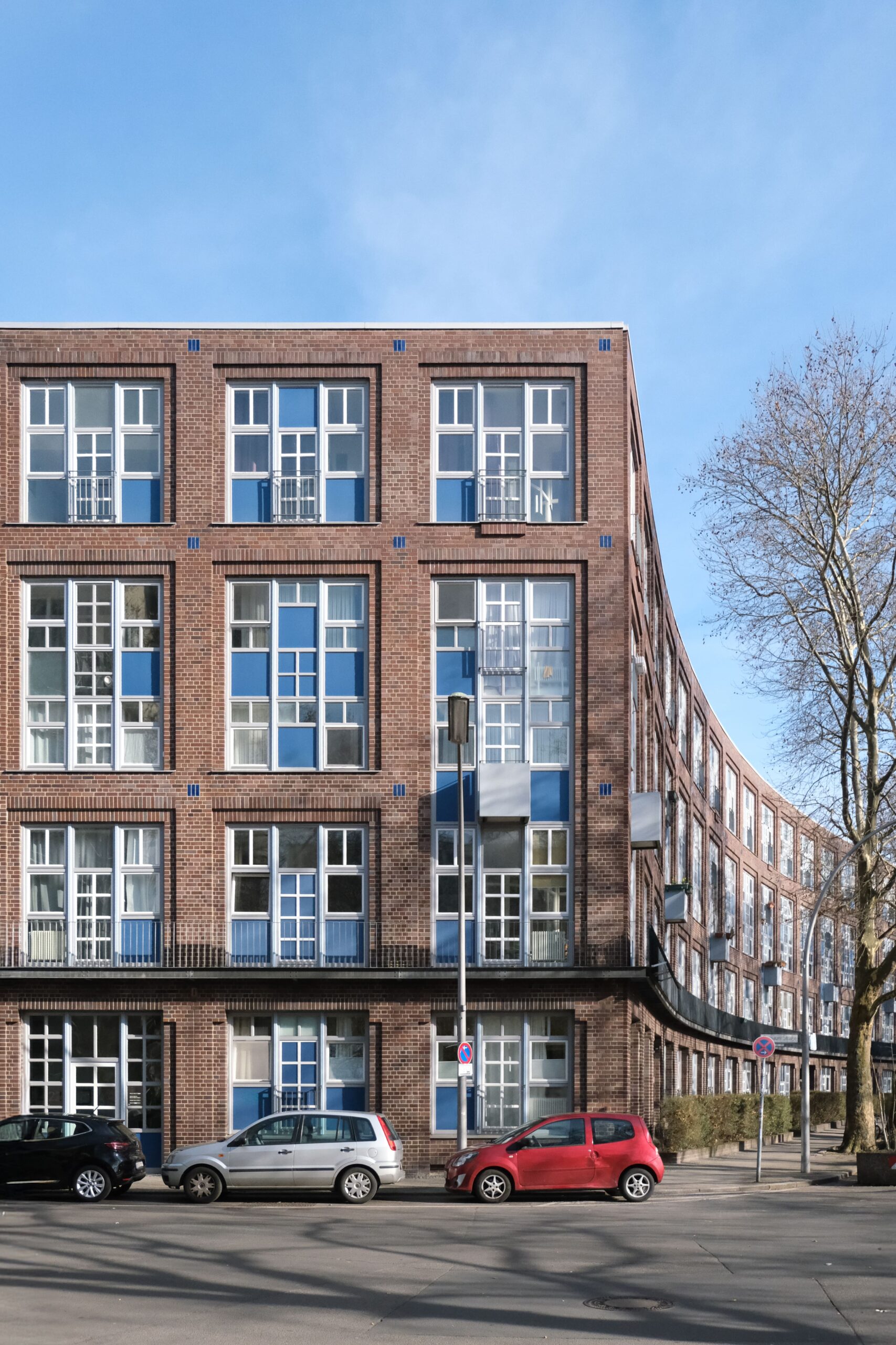 Georg Kohlmaier a Barna von Sartory – bytový dům, Hafenplatz (1987–1990)