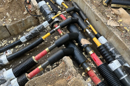 Obr. 2 Realizace etážového T-kusu pro ústřední vytápění a rozvody teplé vody