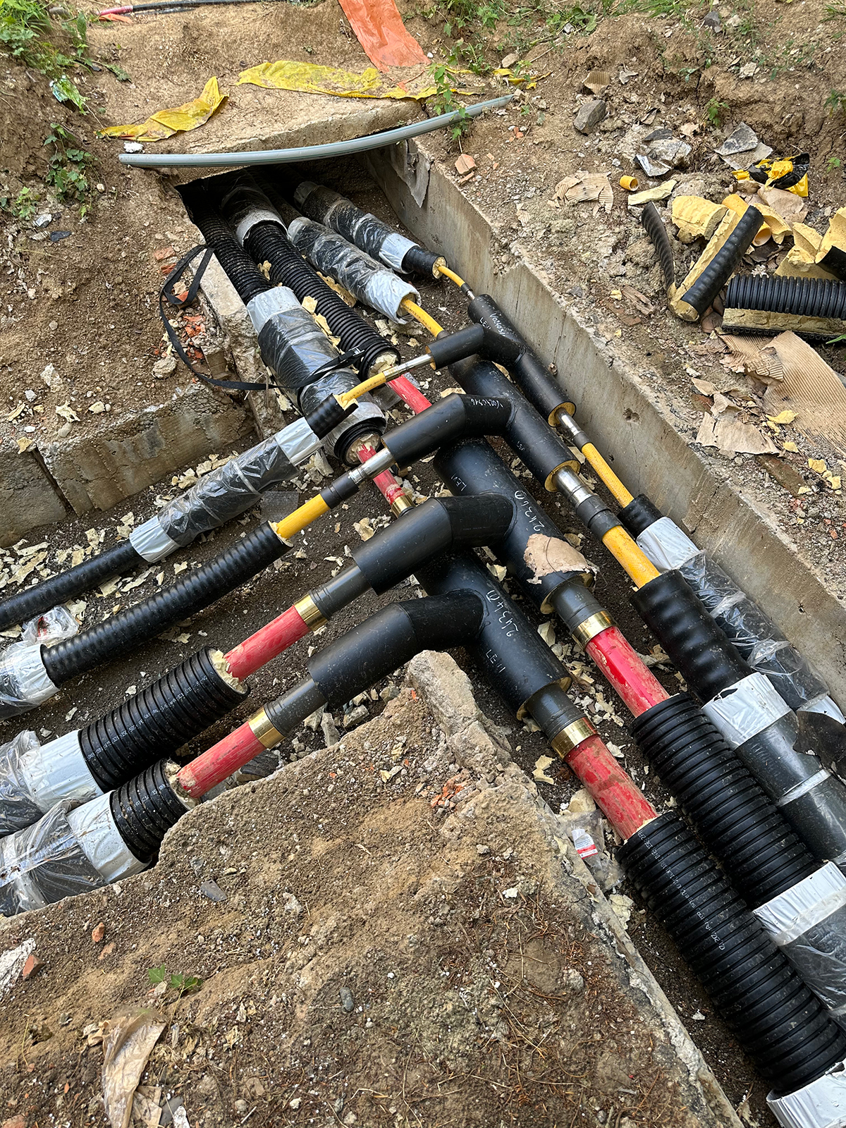 Realizace etážového T-kusu pro ústřední vytápění a rozvody teplé vody