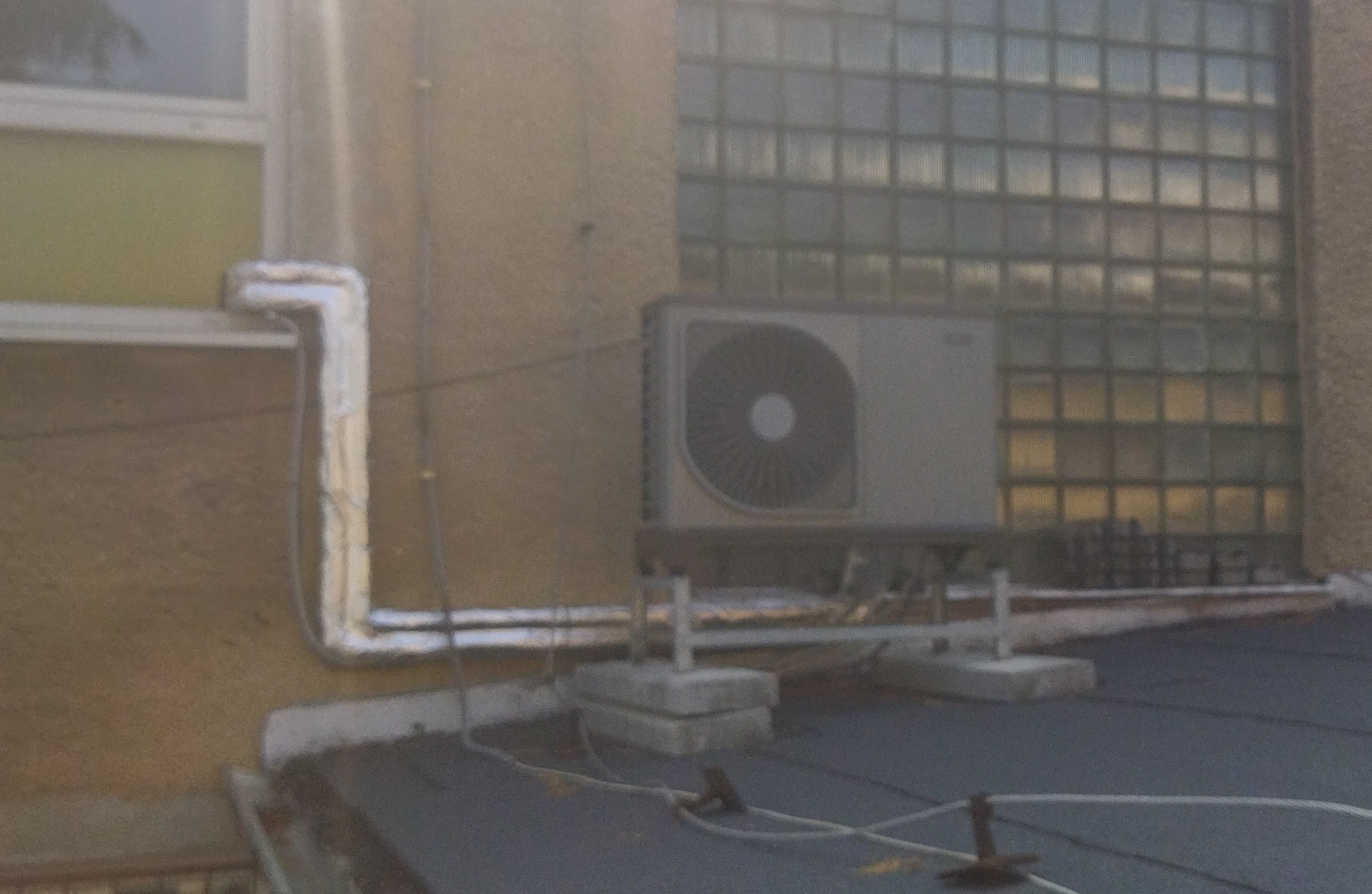 TEPELNE CERPADLO Obr. 1 Tepelné čerpadlo vzduch/voda typ F2040-6