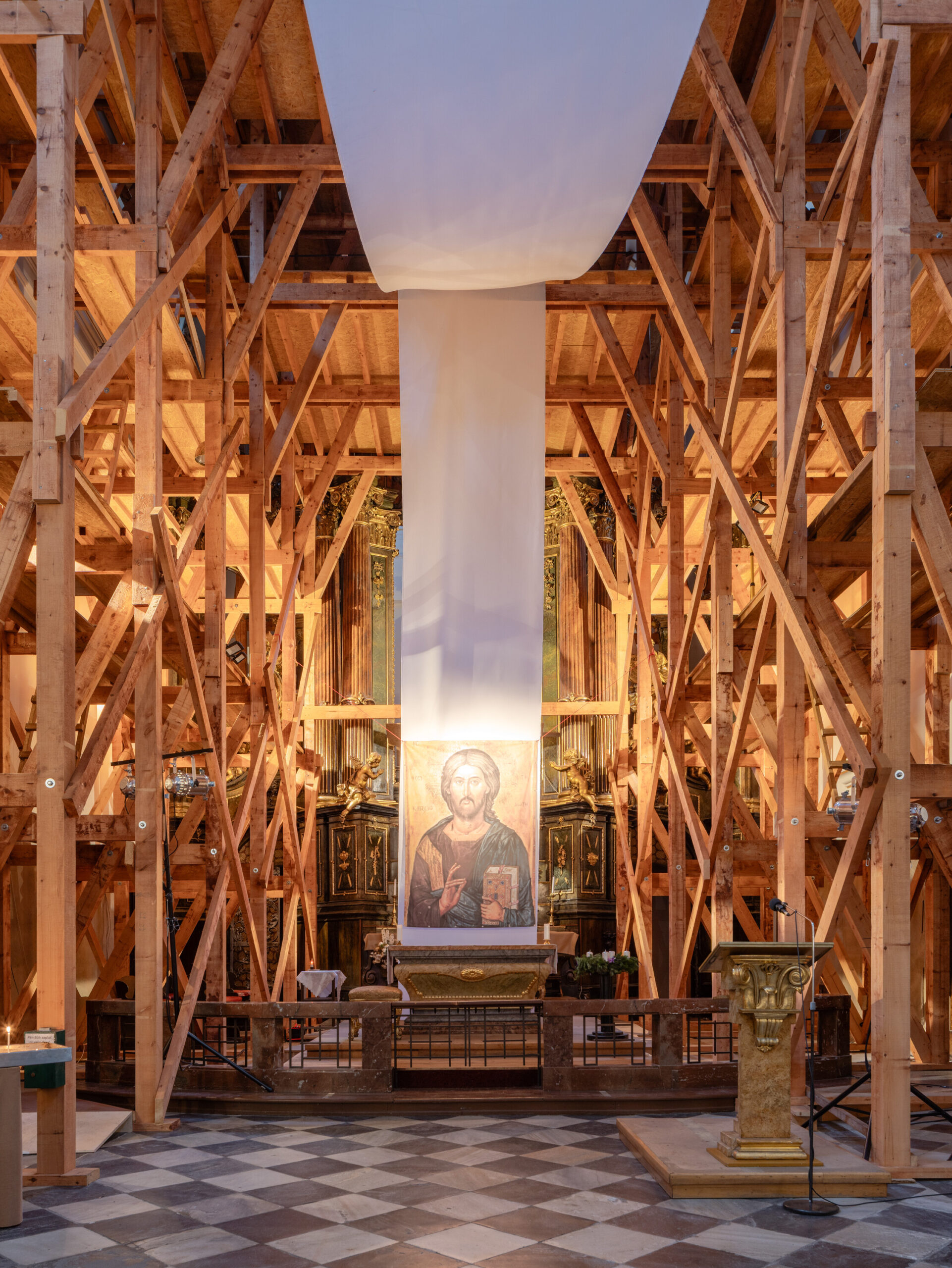 peer collective katerina seda bad habits 19 matej hakar