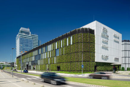 Aupark zelena fasada LIKO S