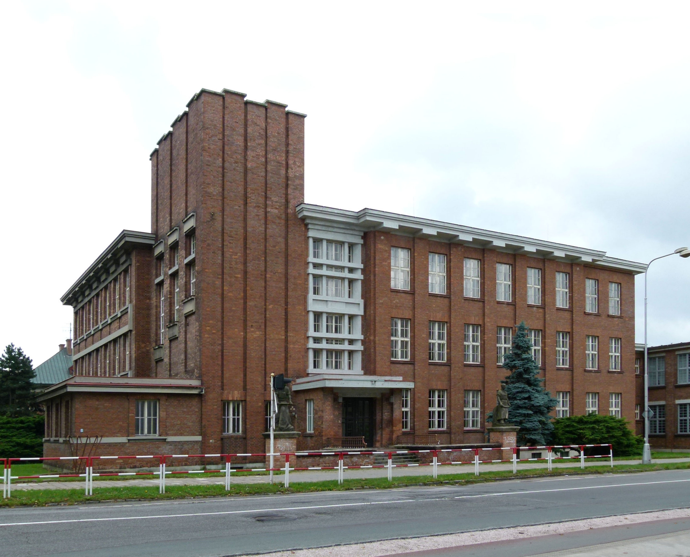 Budova Státní odborné školy koželužské