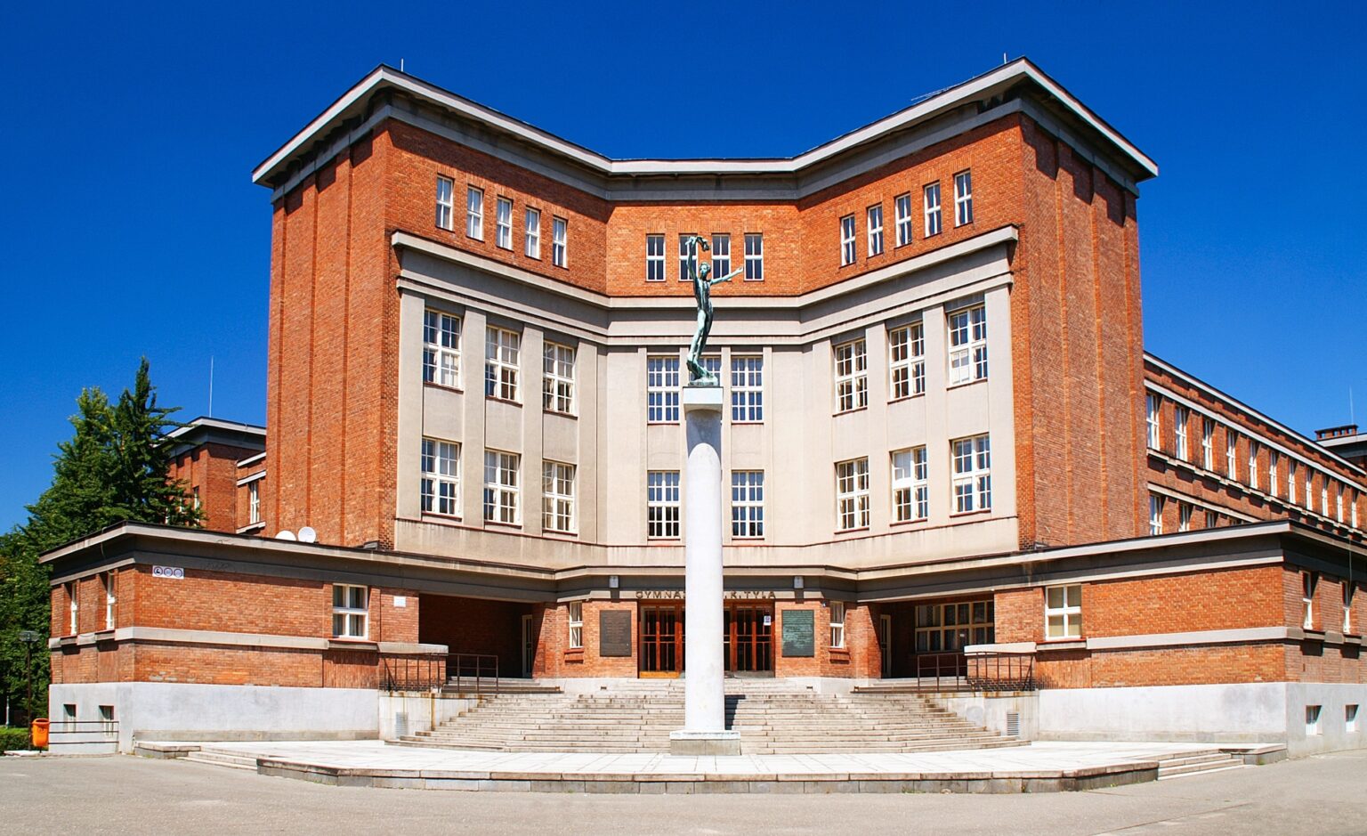 Hradec Králové, Gymnázium Josefa Kajetána Tyla