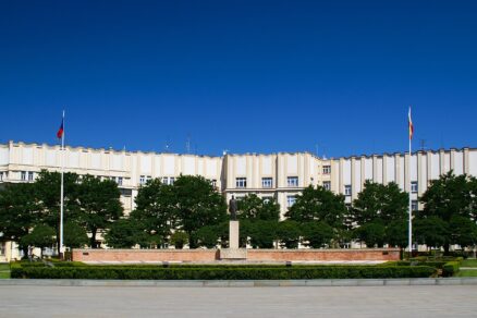 Budova Anglobanky (Masarykovo náměstí) byla postavena v letech 1922-1923