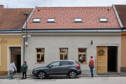 K66 | Dům s kavárnou