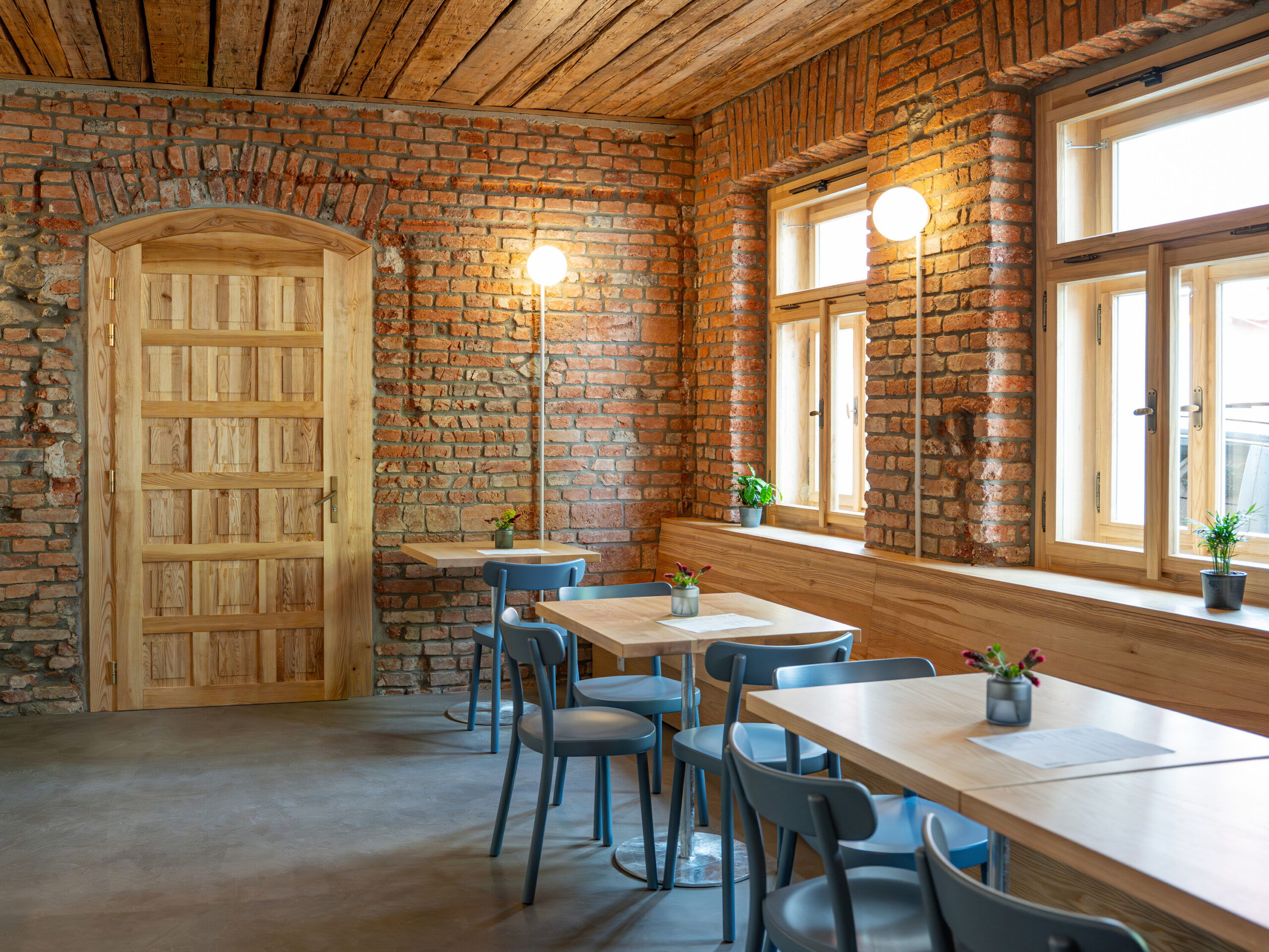 K66 | Dům s kavárnou