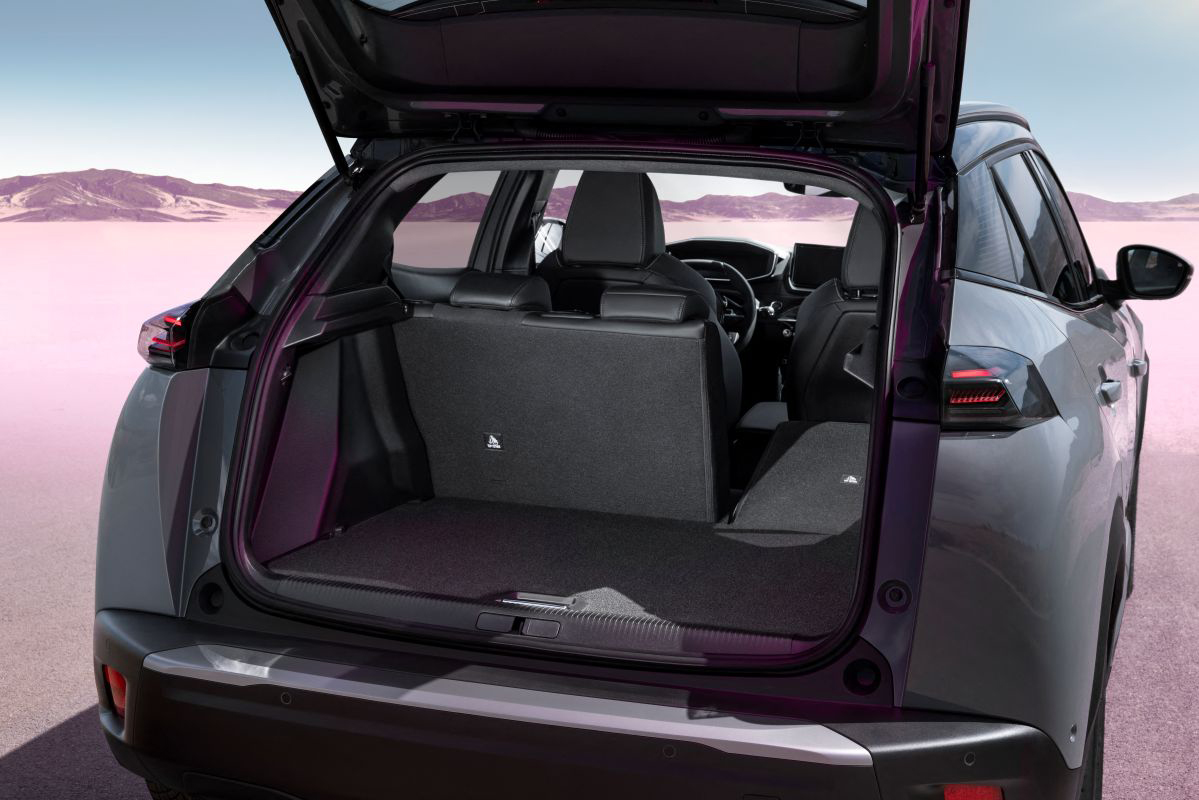 Zavazadlový prostor Peugeot 2008 s praktickým objemem pro každodenní využití