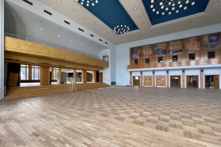 Divadelní sál si i po rekonstrukci zachoval svou mimořádnou akustiku