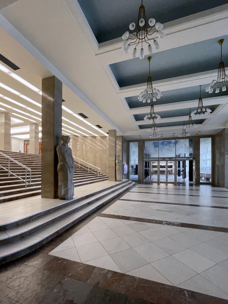 Očištěný interiér bez provizorních zásahů a vizuálního smogu Očištěný interiér bez provizorních zásahů a vizuálního smogu