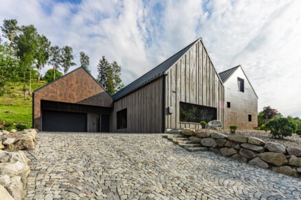 Hmotové řešení rozdělené do tří funkčních celků