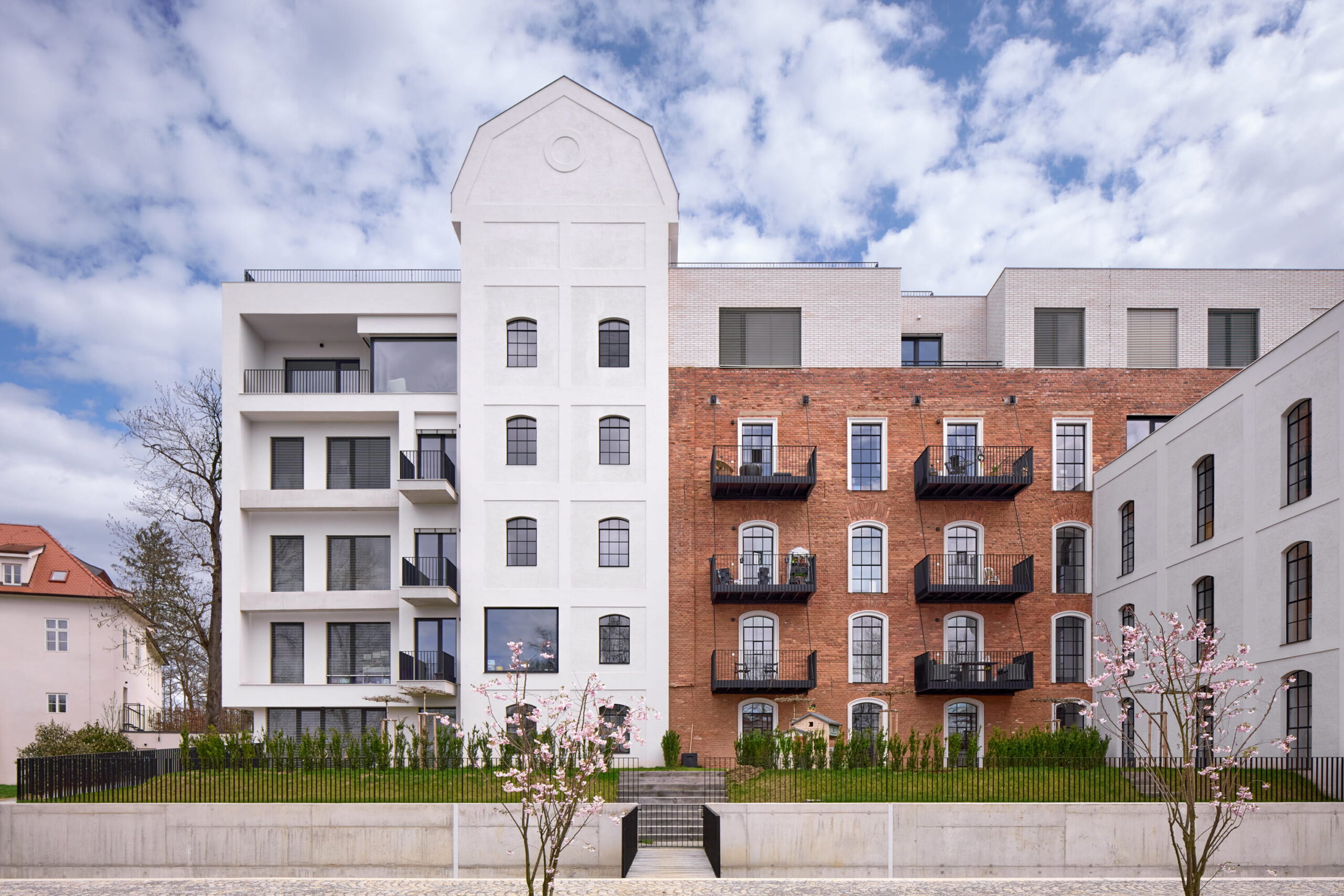 mars architects ray mill residence boysplaynice 22 Konverze areálu je založena na principu reuse – maximálním využití původních konstrukcí.