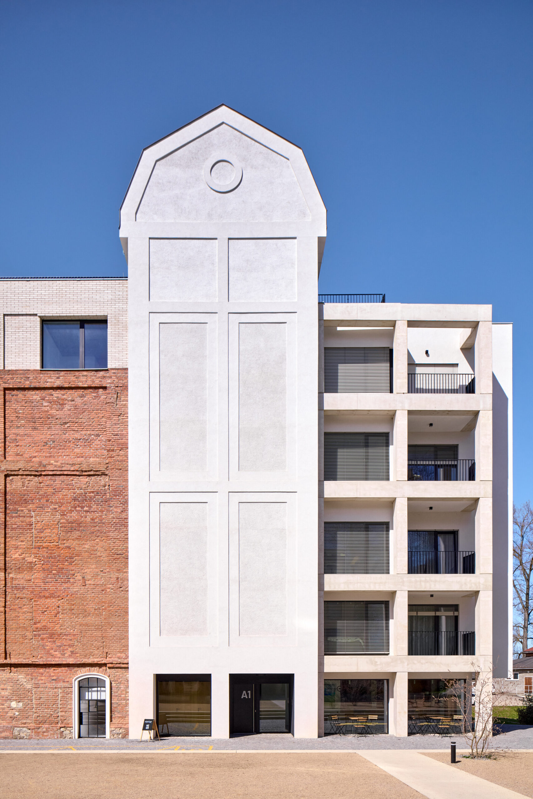 Areál bývalého Žitného mlýna v Boršově nad Vltavou prošel konverzí na obytný soubor