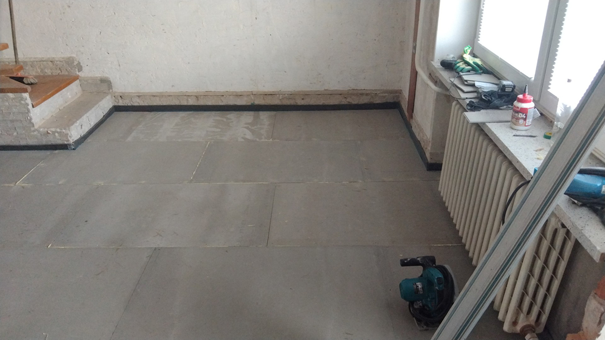 Rekonstrukce podlahy bez betonu v interiéru s deskami CETRIS