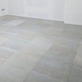 Hotová suchá podlaha bez betonu připravená na finální krytinu