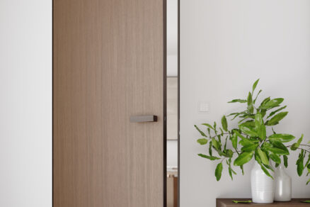 Velkoformátové interiérové dveře na míru v moderním interiéru