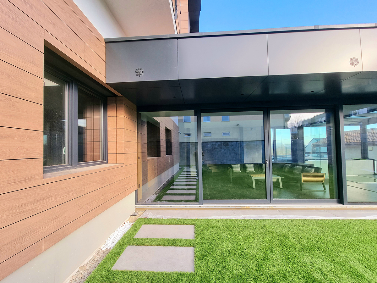 Odvětrané a perforované fasády AVG