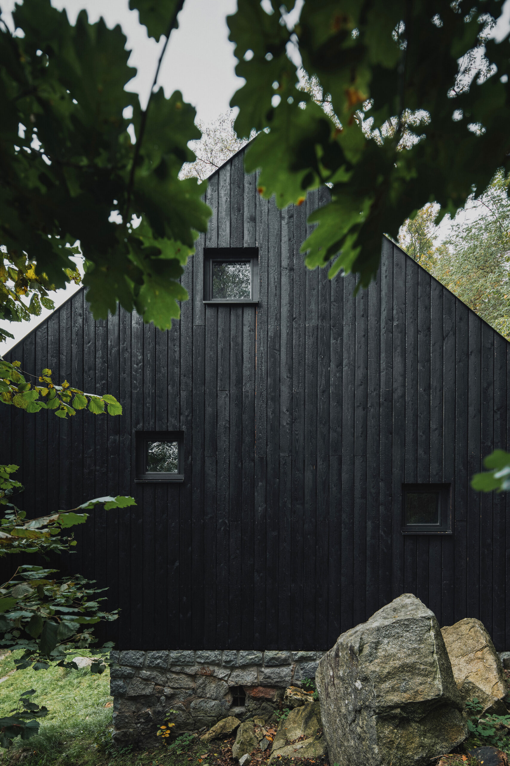 Chata na břehu Sázavy