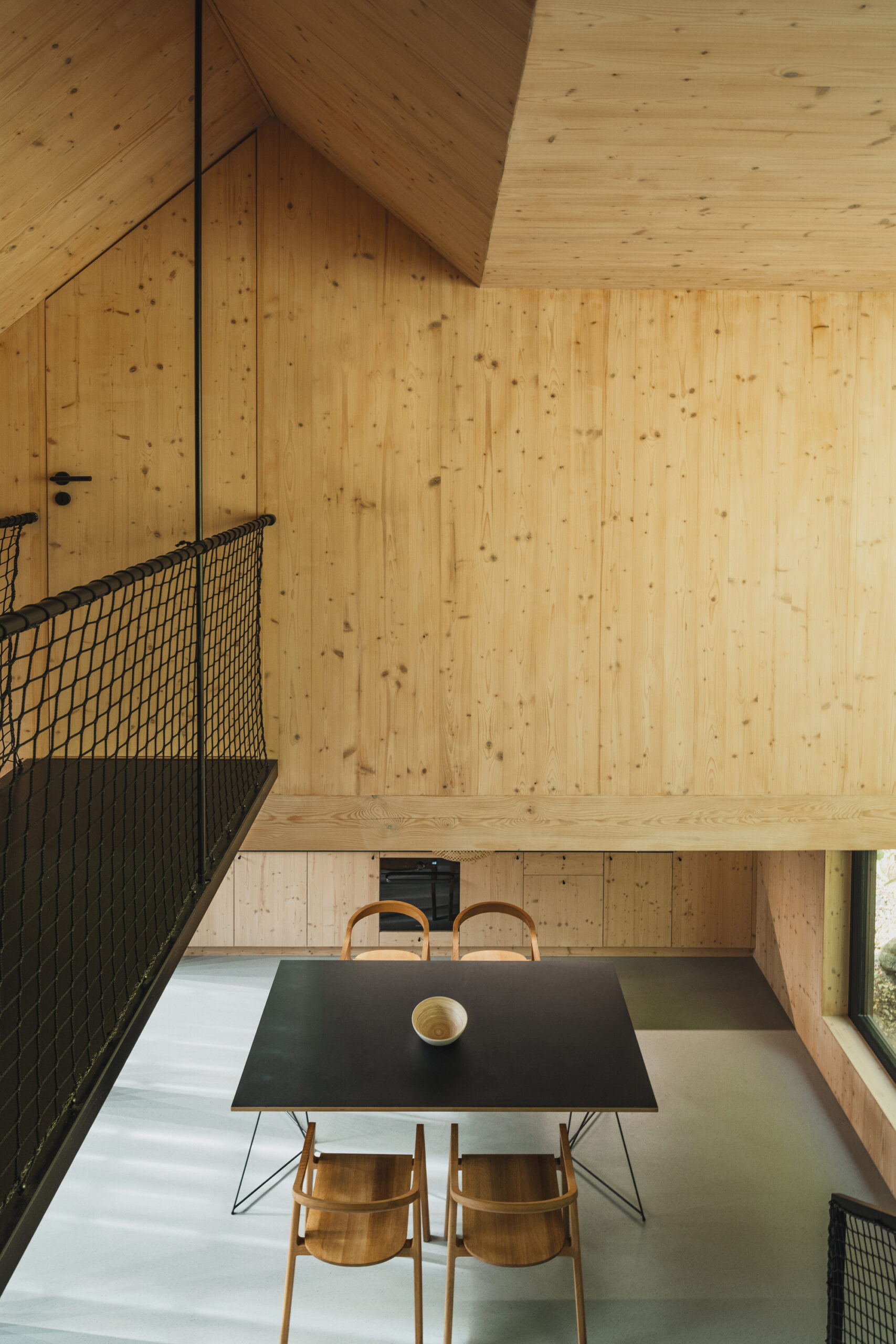 Chata na břehu Sázavy