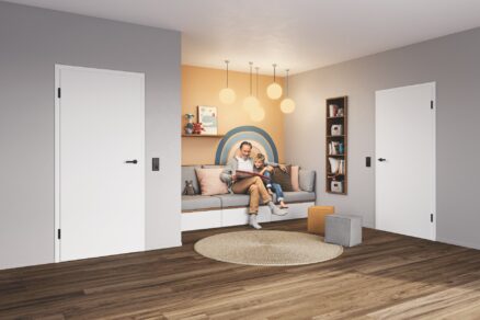 Interiérové dveře z řady ProLine nabízí společnosti Hörmann s oblou hranou nebo v bezfalcovém provedení křídla, s výplní z vysoce kvalitní dutinkové dřevotřísky. Více informací na www.hormann.cz.