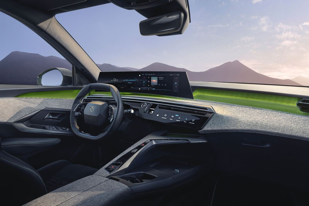 Interiér Peugeot 5008 s panoramatickým i-Cockpitem